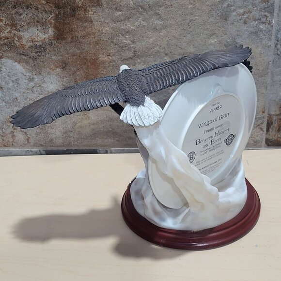 Bradford Exchange Decorative 3 D Plate Flying Eagle Figurine Wings of Glory Betw - Picture 6 of 14